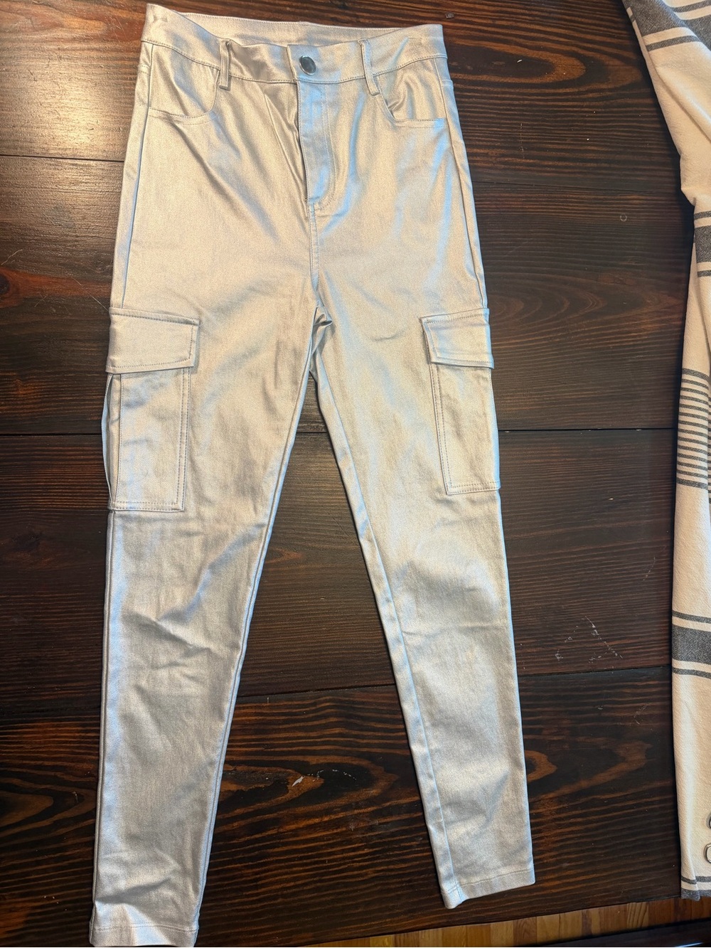 Windsor womans Cargo Pants in shimmery silver pleather size small
